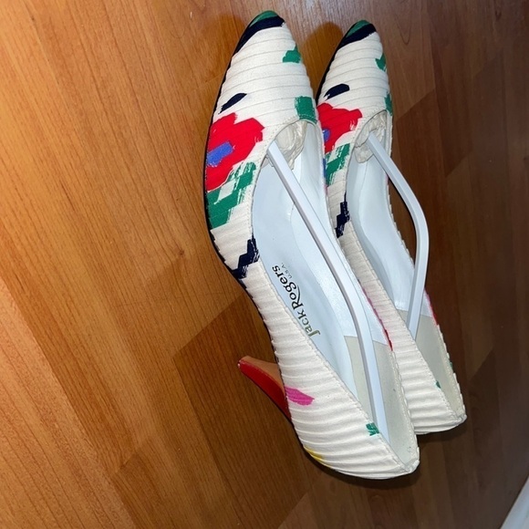 Jack Rogers white satin pumps with multicolored design and red heels Size 7.5 - Picture 2 of 10